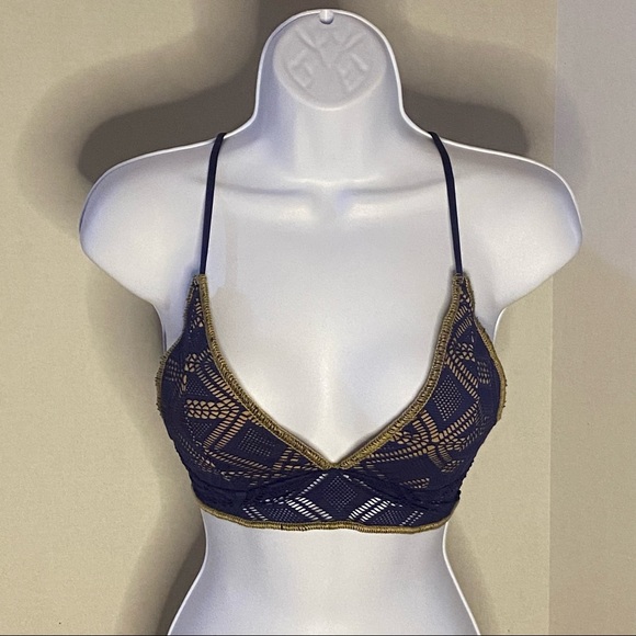 NWOT BECCA Wanderlust Crochet Bralette Bikini Top - Picture 8 of 11